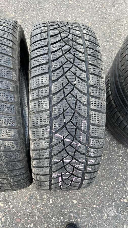 Goodyear Ultragrip Performanca +, winter 235/55 R19