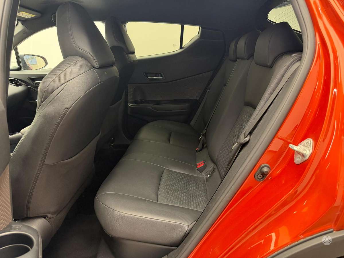 Toyota C-HR - 12