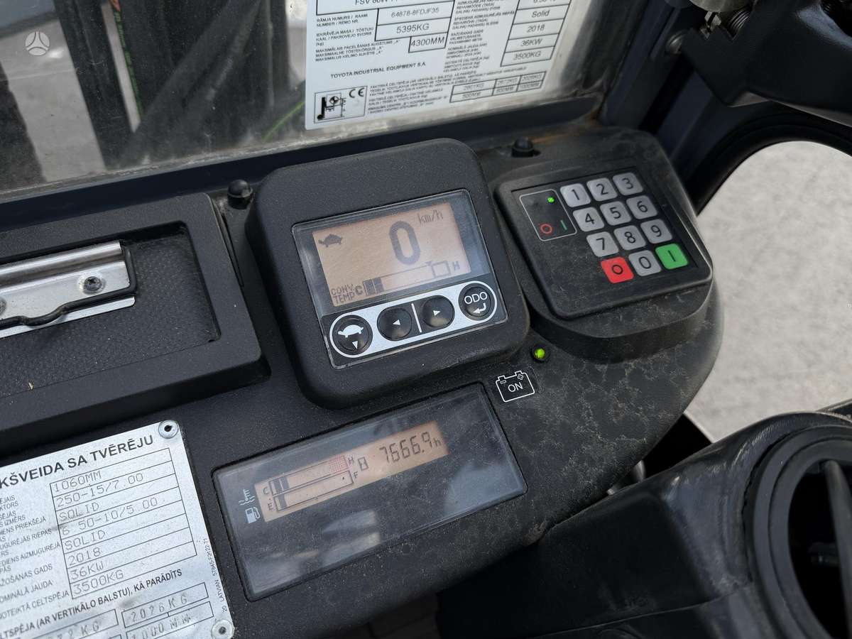 Toyota Tonero35, forklifts