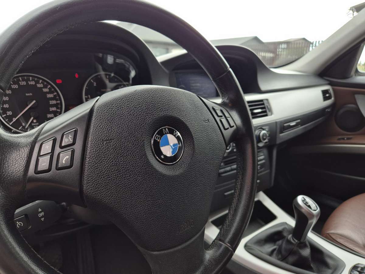 BMW 320, 2.0 l., wagon