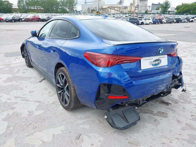 BMW i4 dalimis