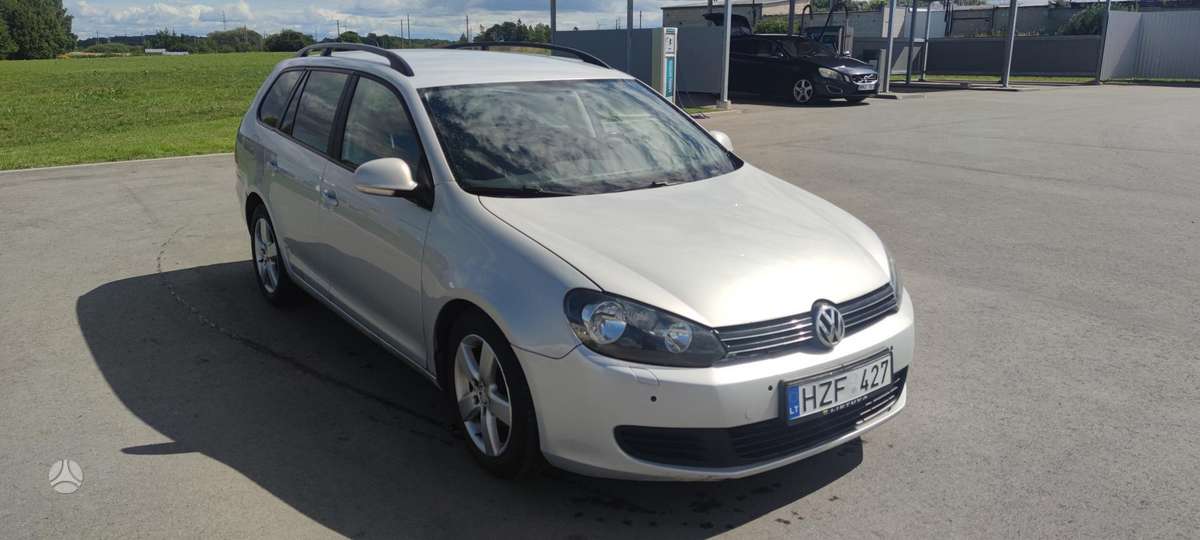 Volkswagen Golf - 1