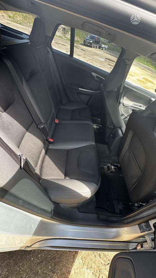 Volvo V60 - 11