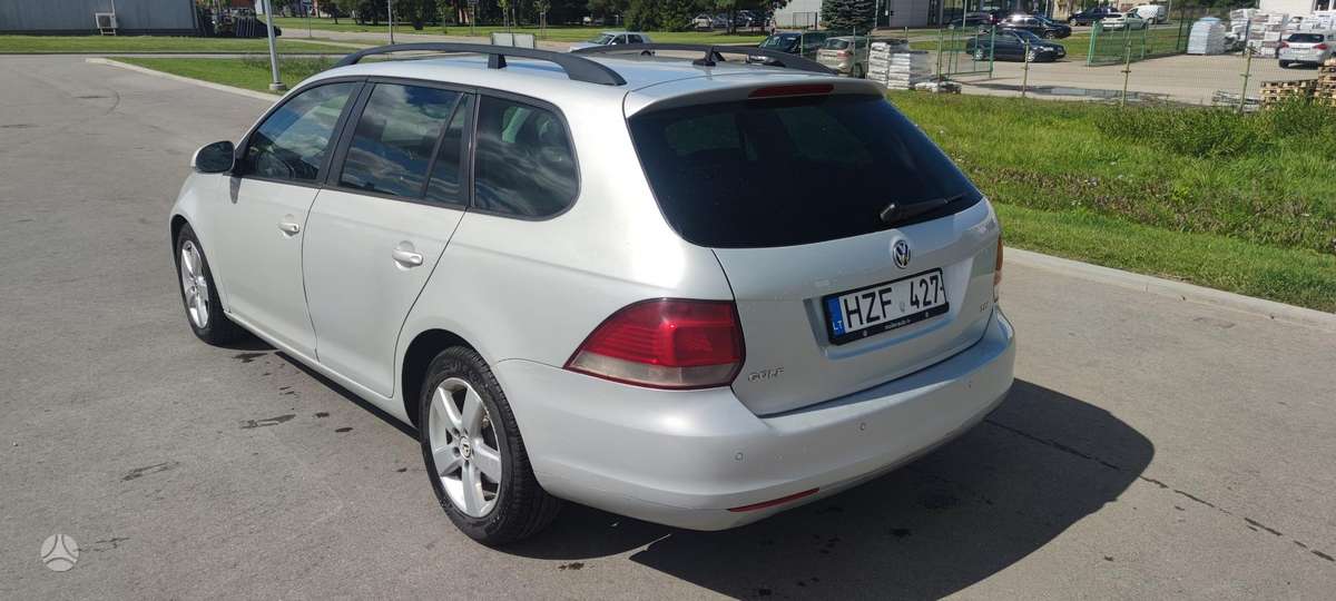 Volkswagen Golf - 4