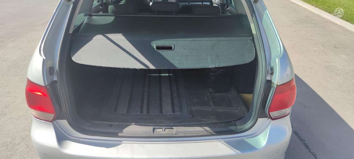 Volkswagen Golf - 8