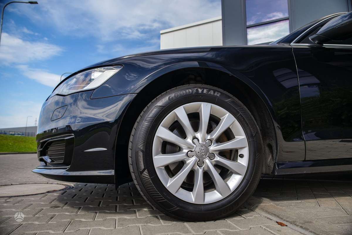 Audi A6, 2.0 l., Седан