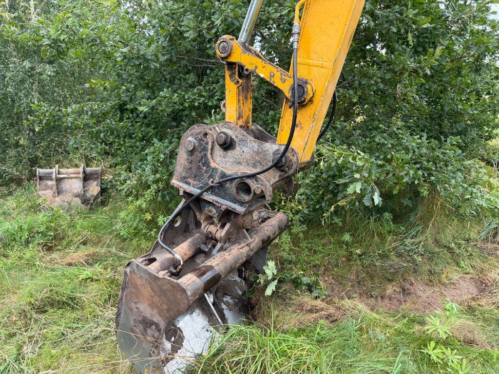JCB JS 145 LC, excavator