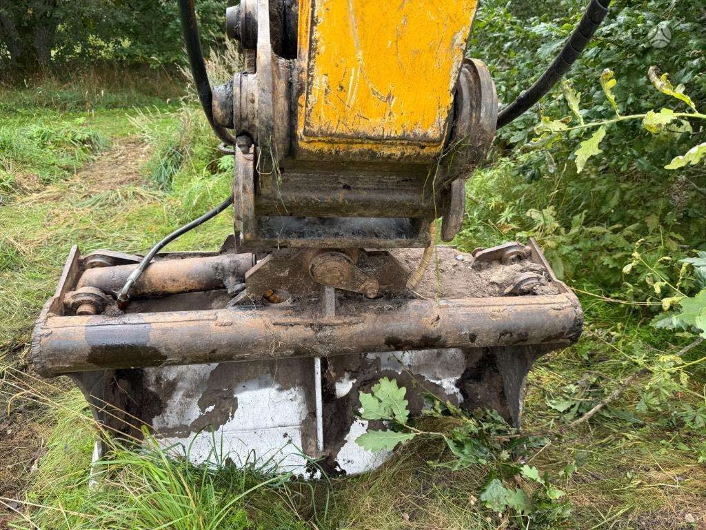 JCB JS 145 LC, excavator