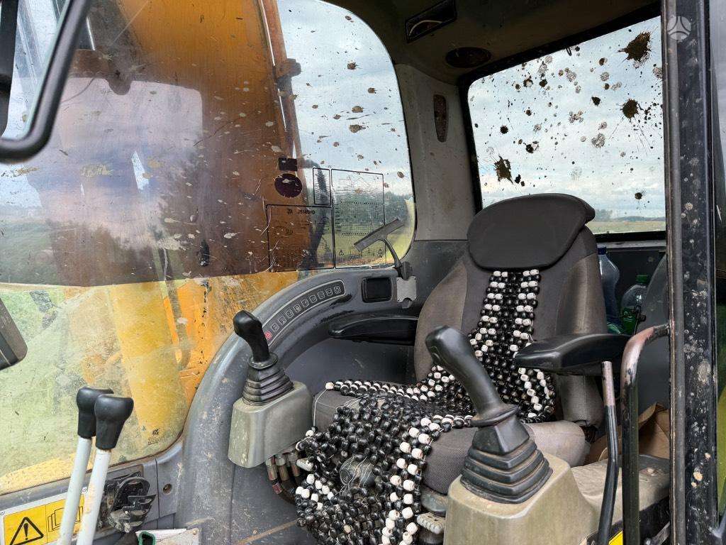 JCB JS 145 LC, ekskavatoriai