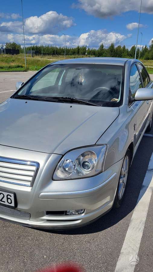 Toyota Avensis - 1