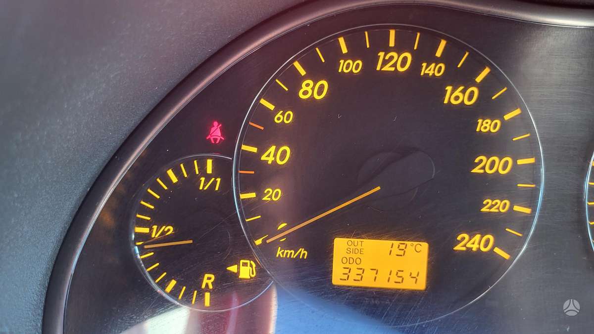 Toyota Avensis - 5