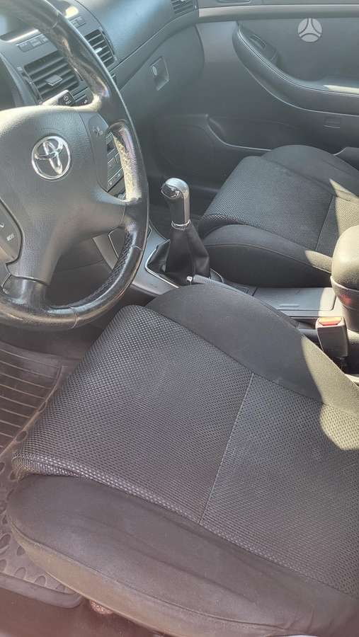Toyota Avensis - 7
