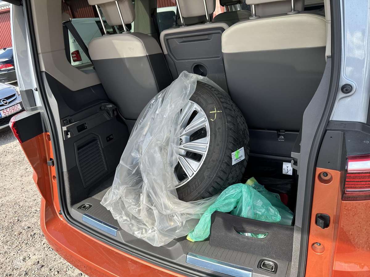 Volkswagen Multivan, 2.0 l., Минивэн