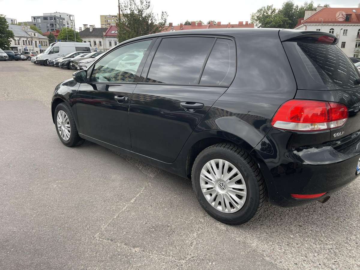 Volkswagen Golf - 2