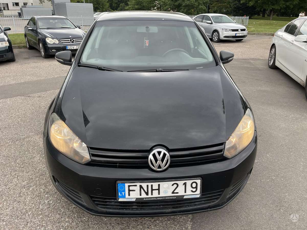 Volkswagen Golf - 6