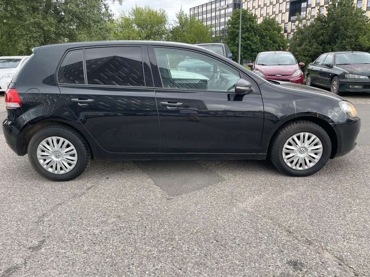 Volkswagen Golf - 8