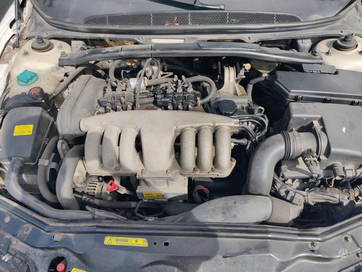 Volvo S80 по частям. Geras variklis transmisija