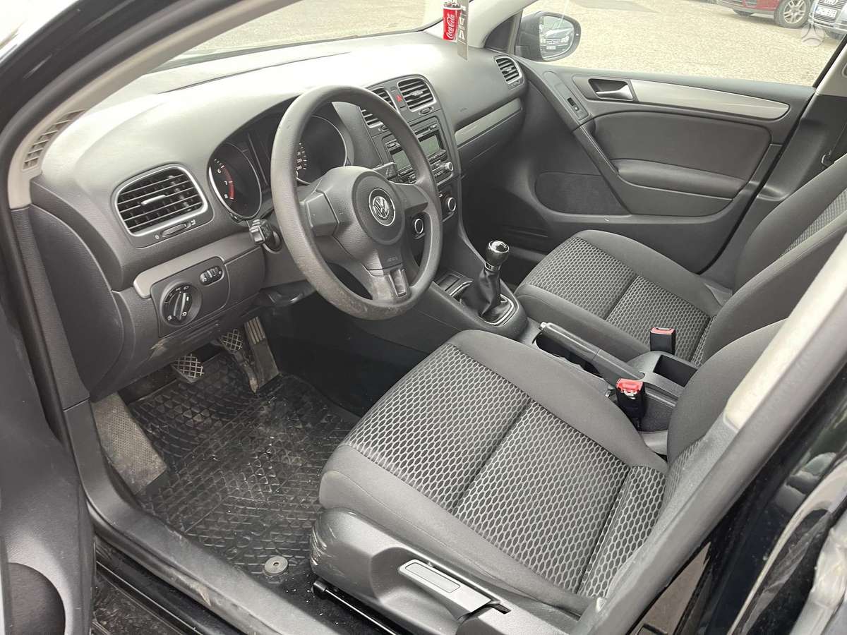 Volkswagen Golf - 11