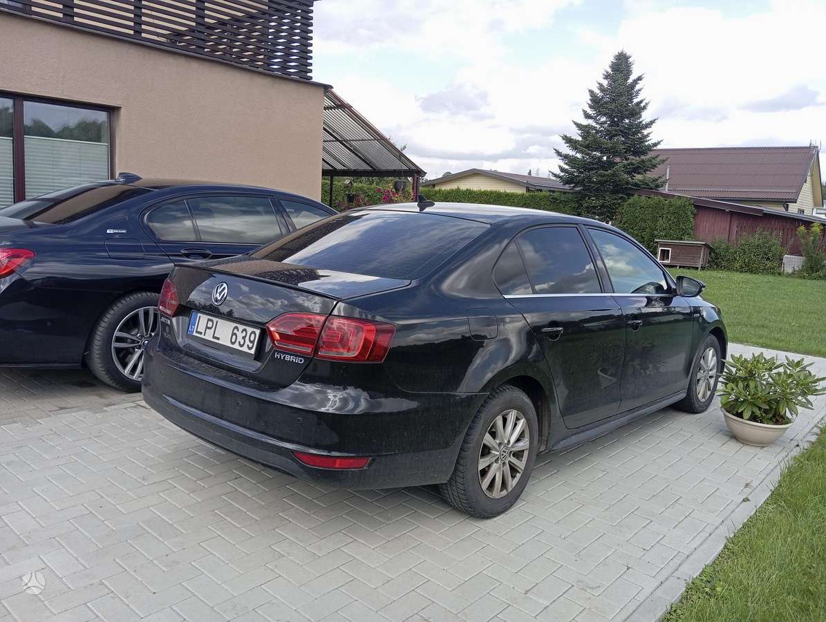 Volkswagen Jetta - 4
