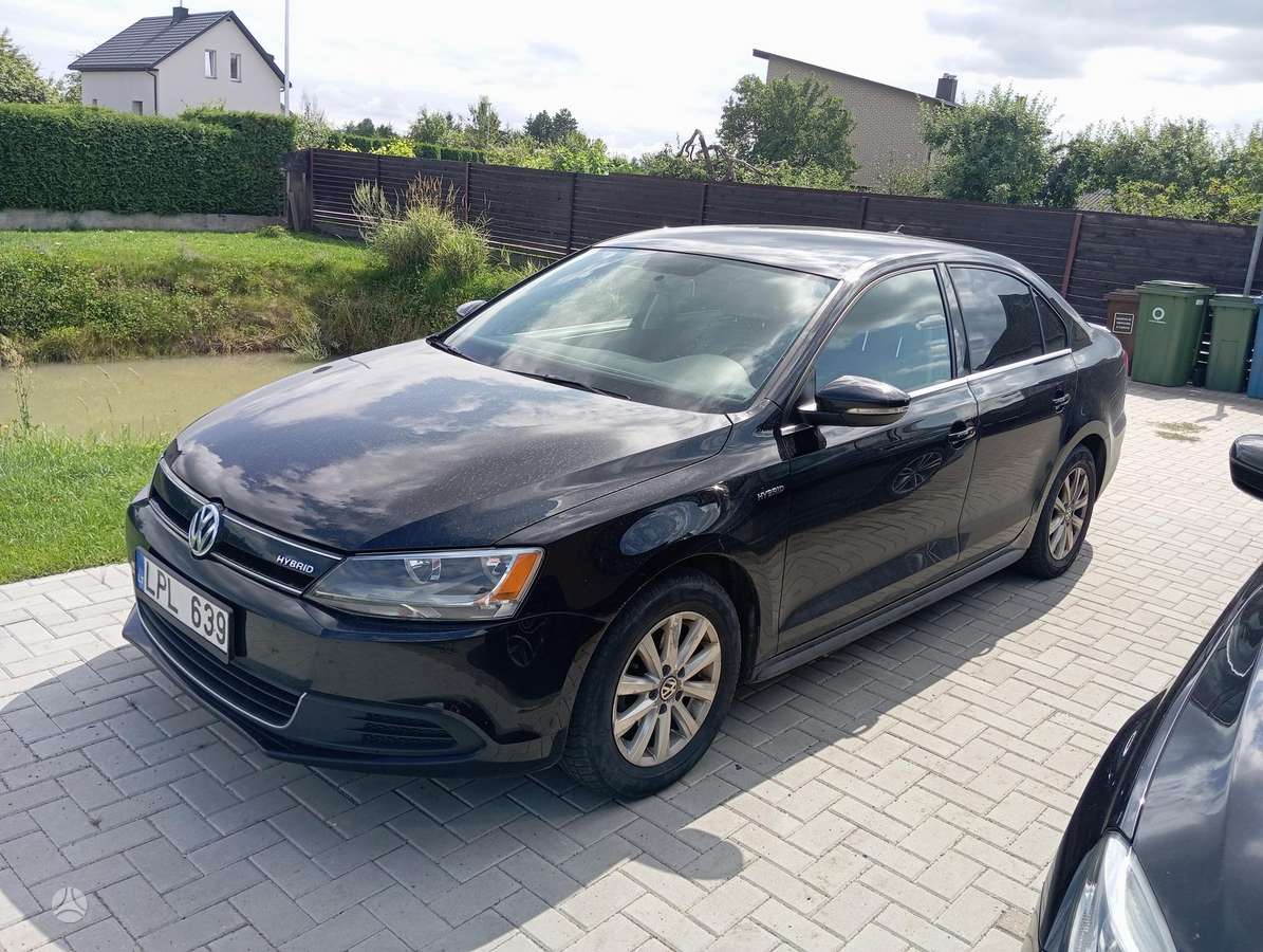 Volkswagen Jetta - 2