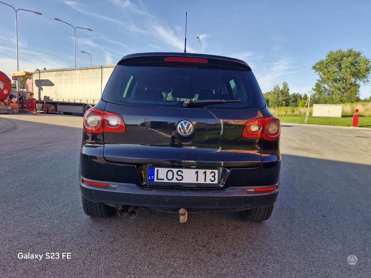 Volkswagen Tiguan - 8