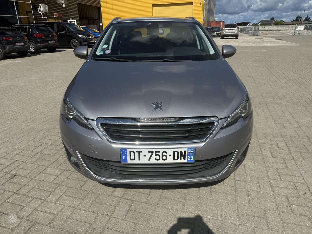 Peugeot 308, 1.2 l., Универсал
