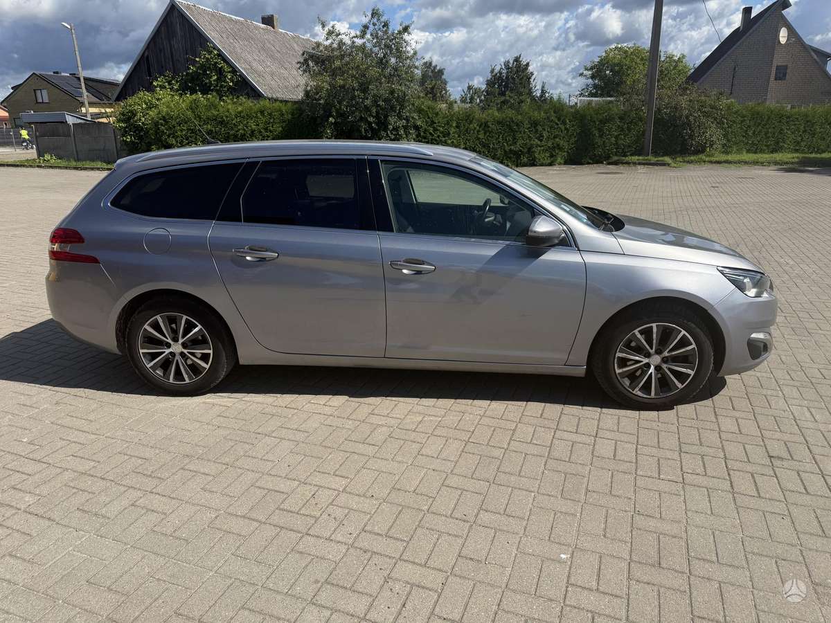 Peugeot 308, 1.2 l., Универсал