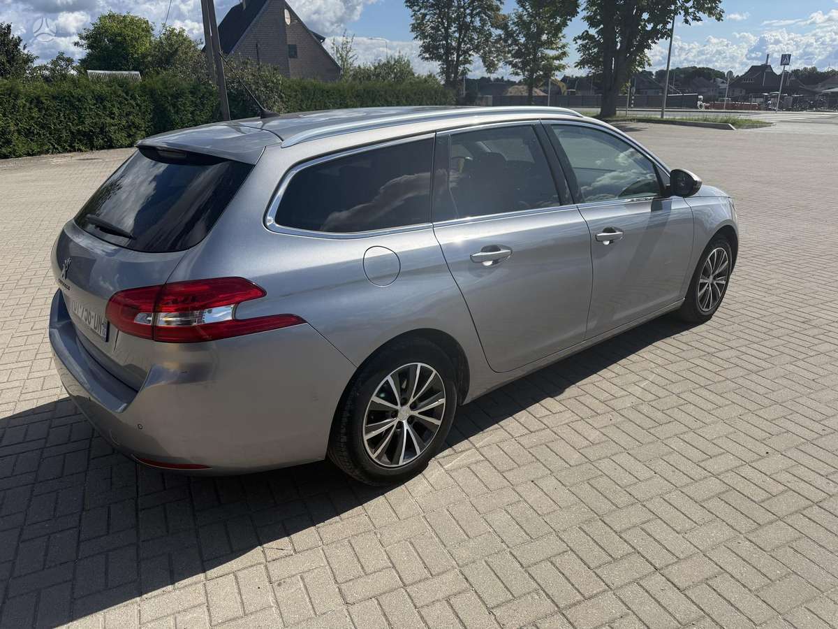 Peugeot 308, 1.2 l., Универсал