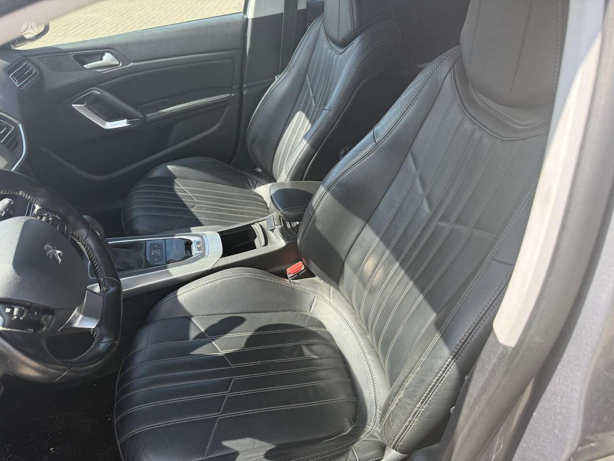Peugeot 308, 1.2 l., Универсал