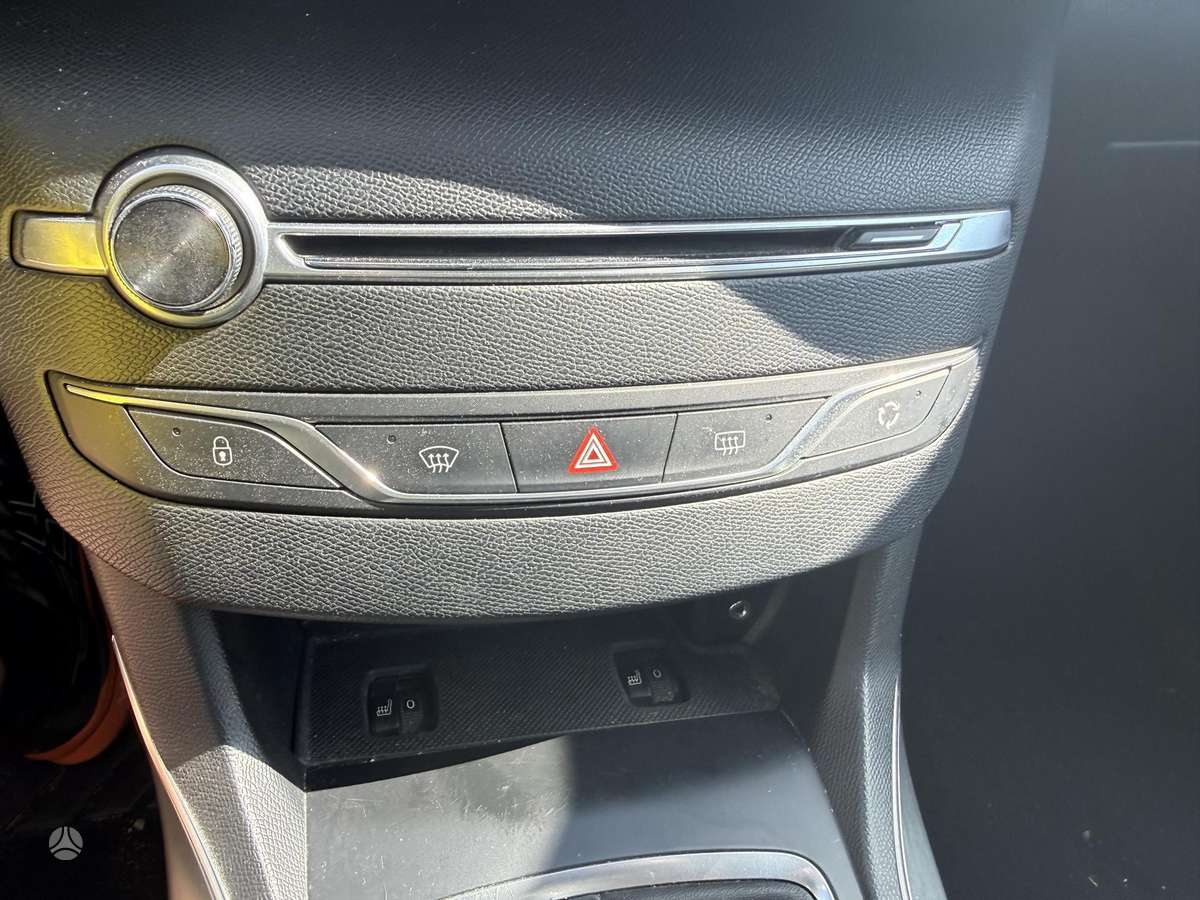 Peugeot 308, 1.2 l., Универсал