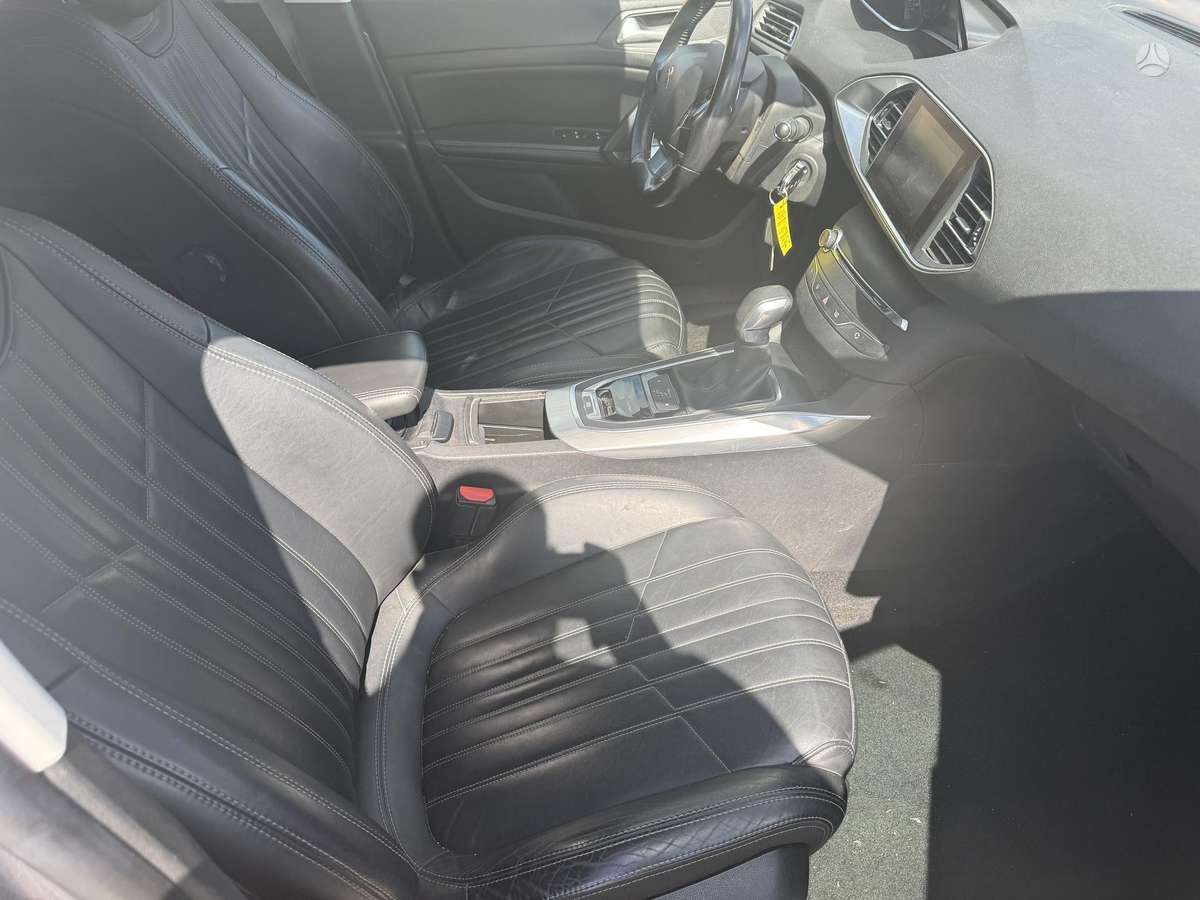 Peugeot 308, 1.2 l., Универсал