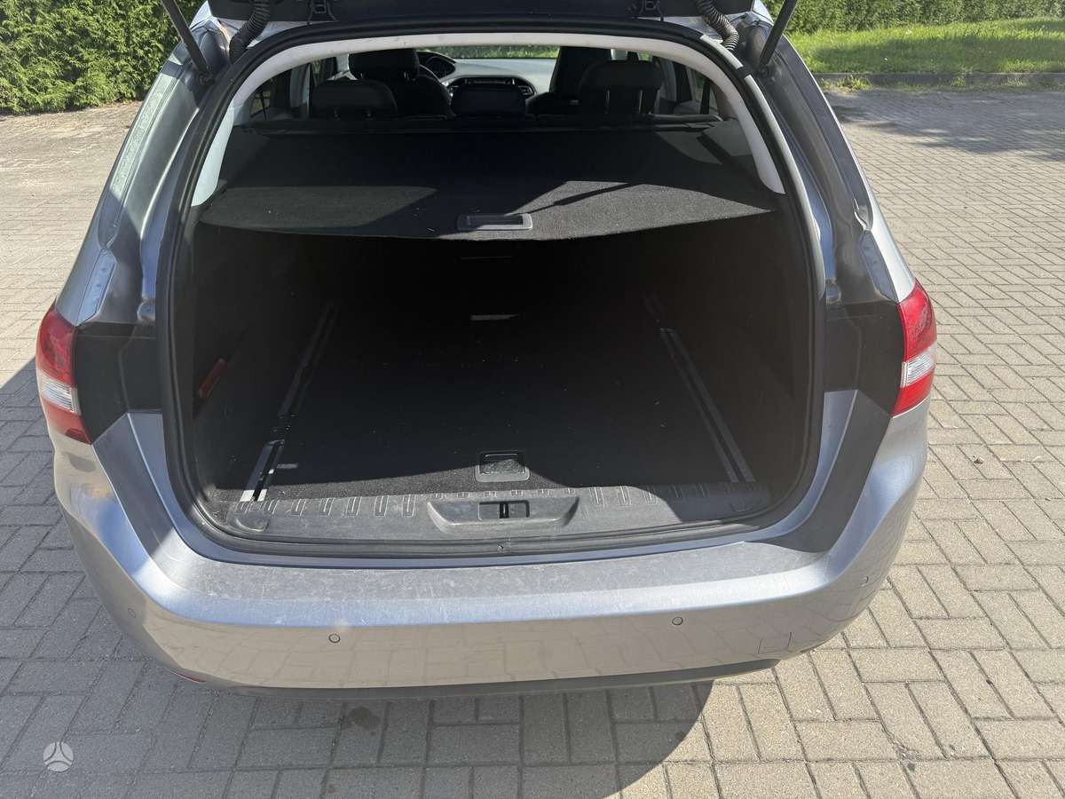 Peugeot 308, 1.2 l., Универсал