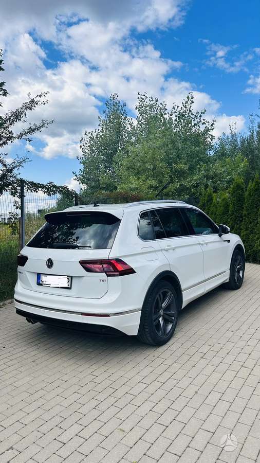 Volkswagen Tiguan - 2