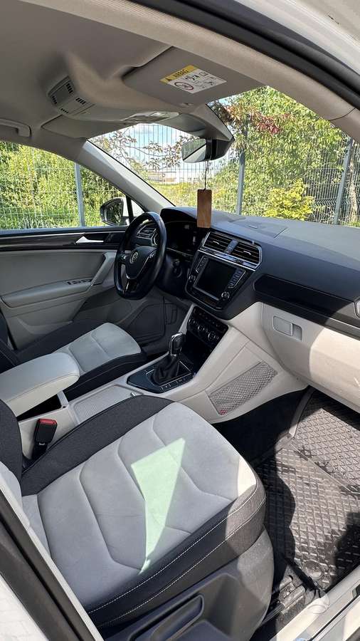 Volkswagen Tiguan - 4