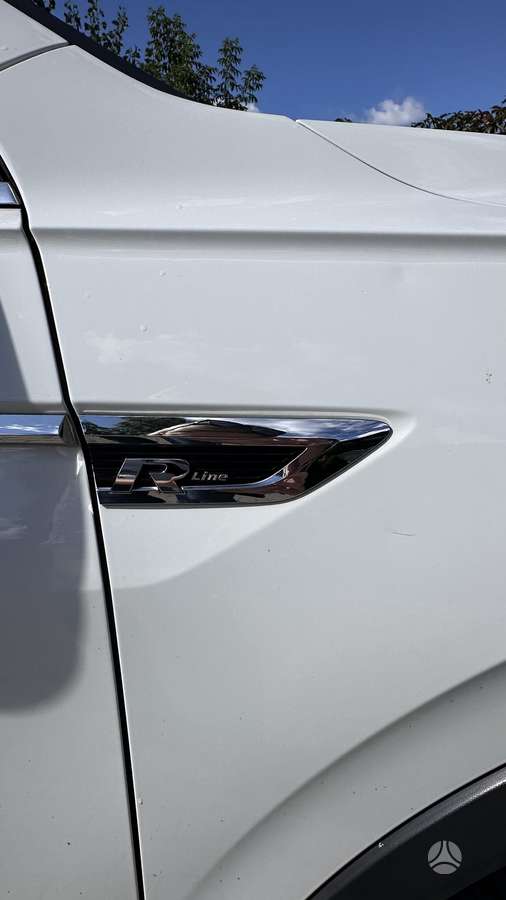 Volkswagen Tiguan - 8