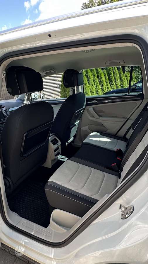 Volkswagen Tiguan - 9