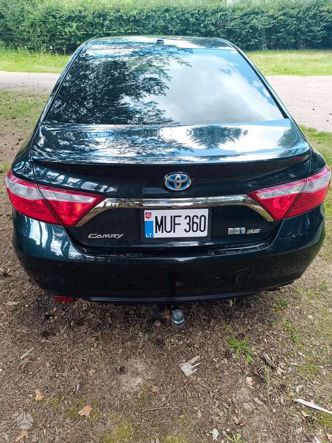 Toyota Camry - 4