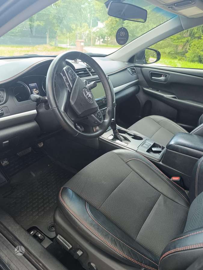 Toyota Camry - 5