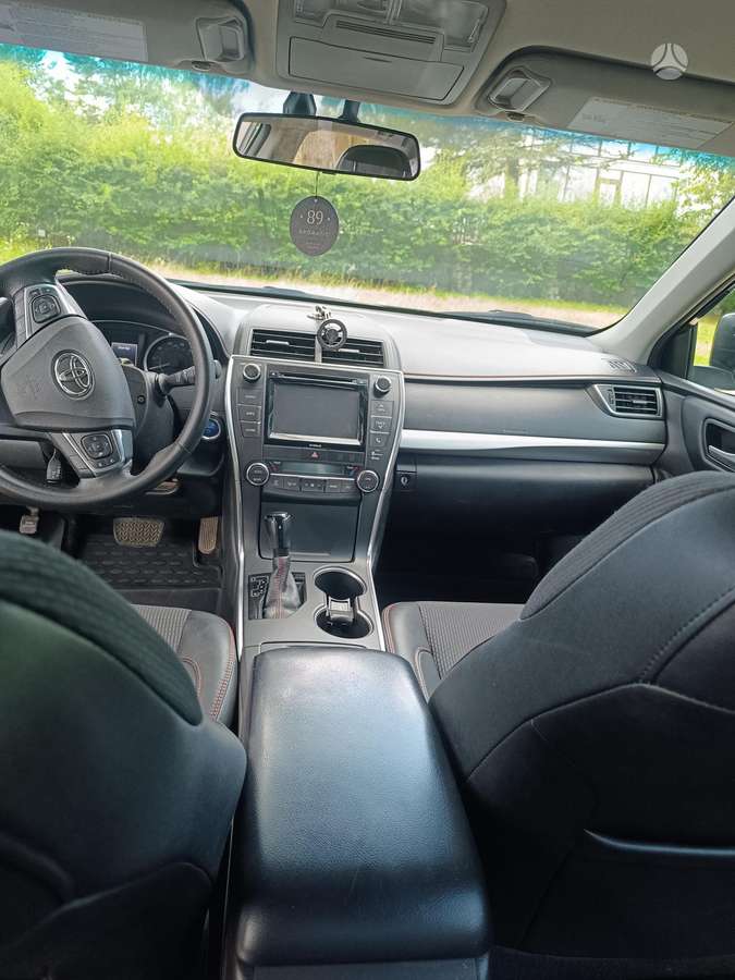 Toyota Camry - 6