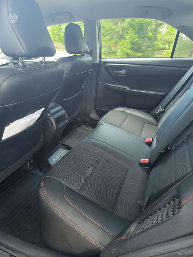 Toyota Camry - 7