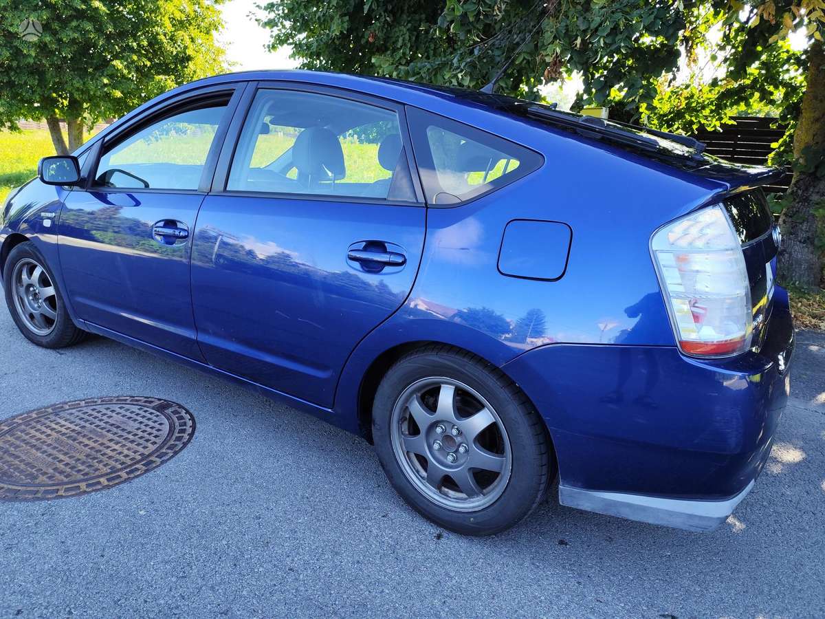 Toyota Prius - 1