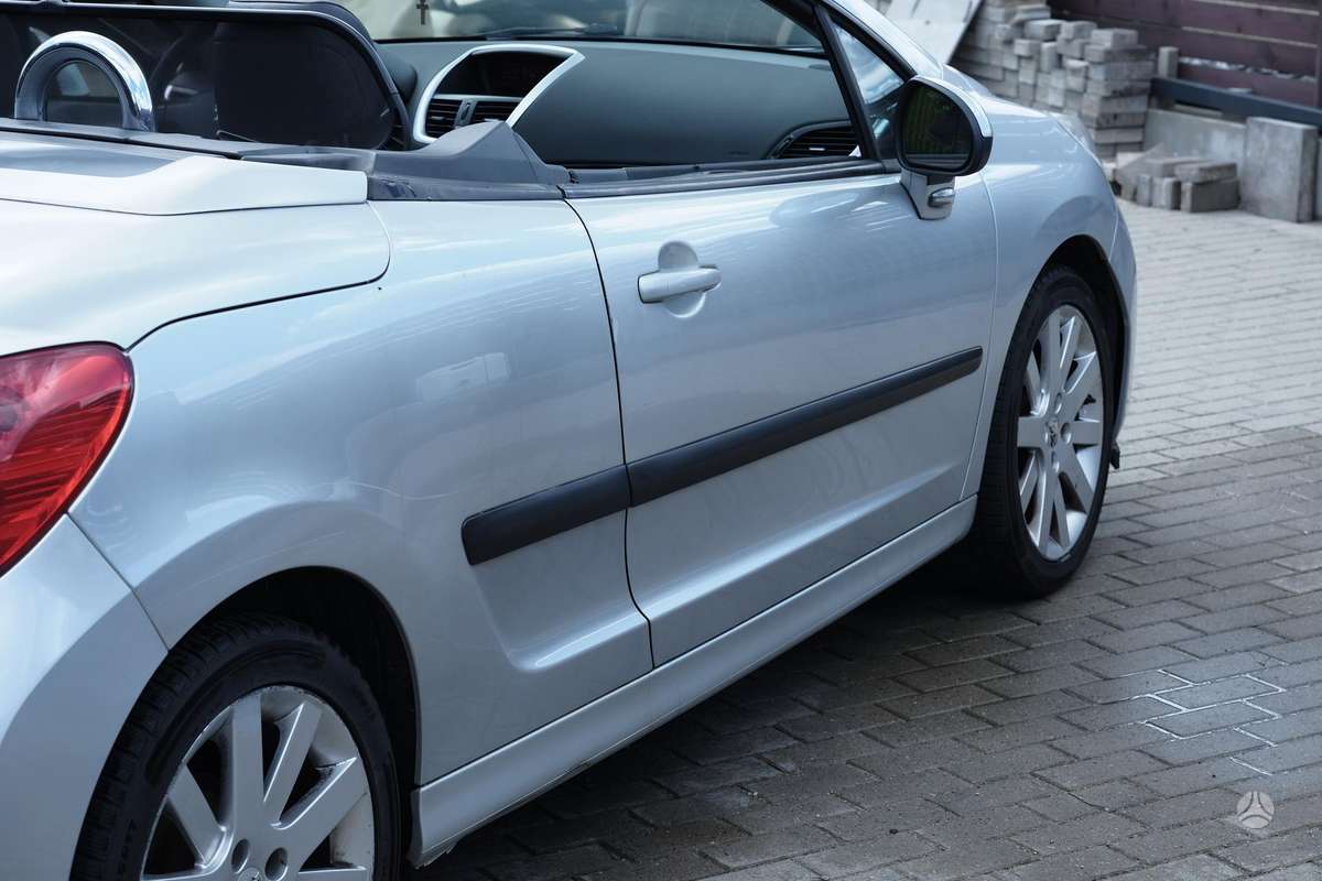 Peugeot 207 - 8