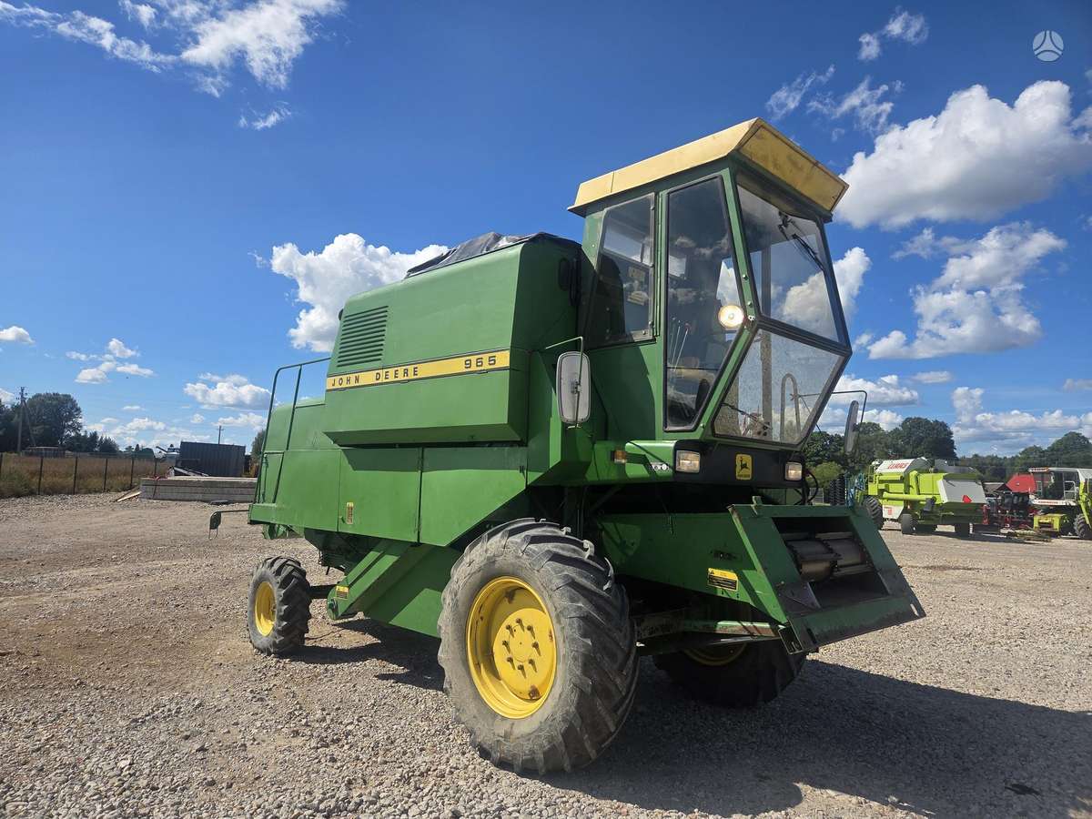John Deere 965, combine harvesters