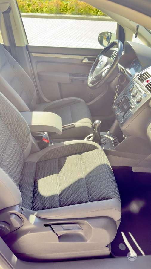 Volkswagen Touran - 6