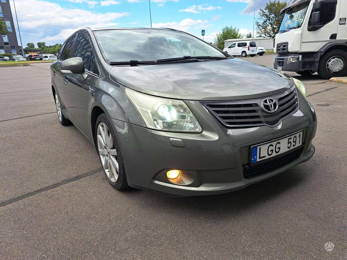 Toyota Avensis - 2