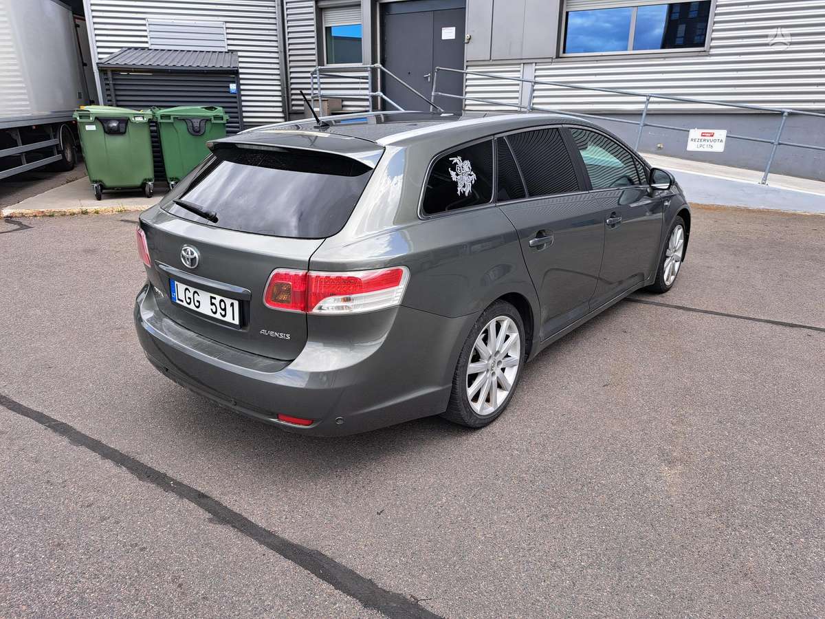 Toyota Avensis - 4