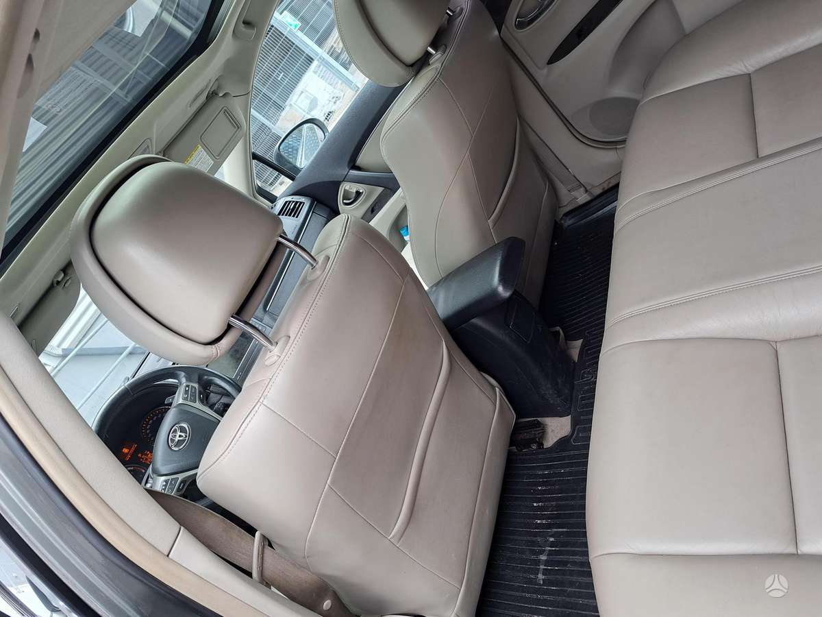 Toyota Avensis - 6