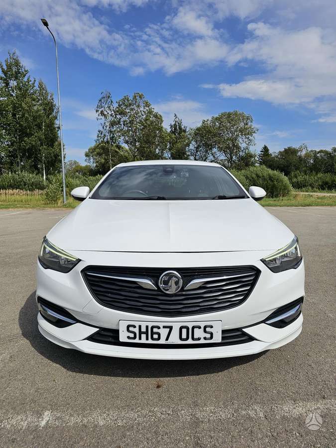 Opel Insignia, 2.0 l., Седан