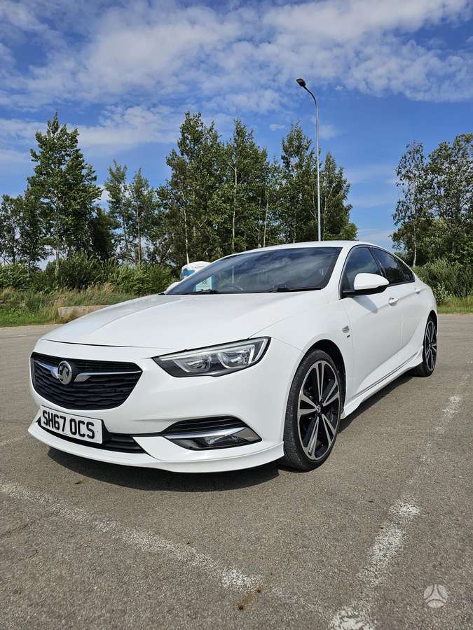 Opel Insignia, 2.0 l., Седан