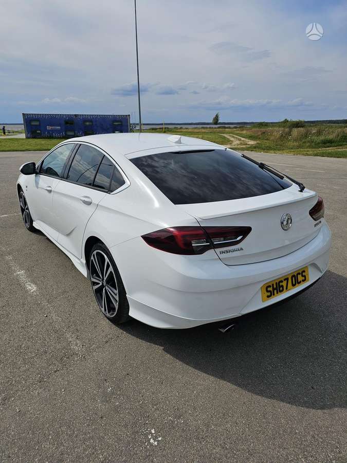 Opel Insignia, 2.0 l., Седан